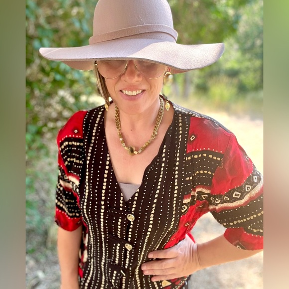 Vintage Rayon Cropped Gold Tone Button Blouse With Shoulder Pads - Picture 6 of 8